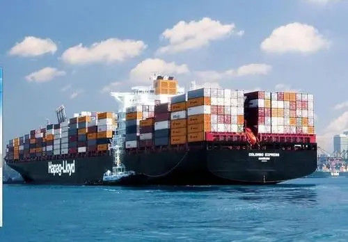 Logistique mondiale entreposant le service dans le port de Qingdao
